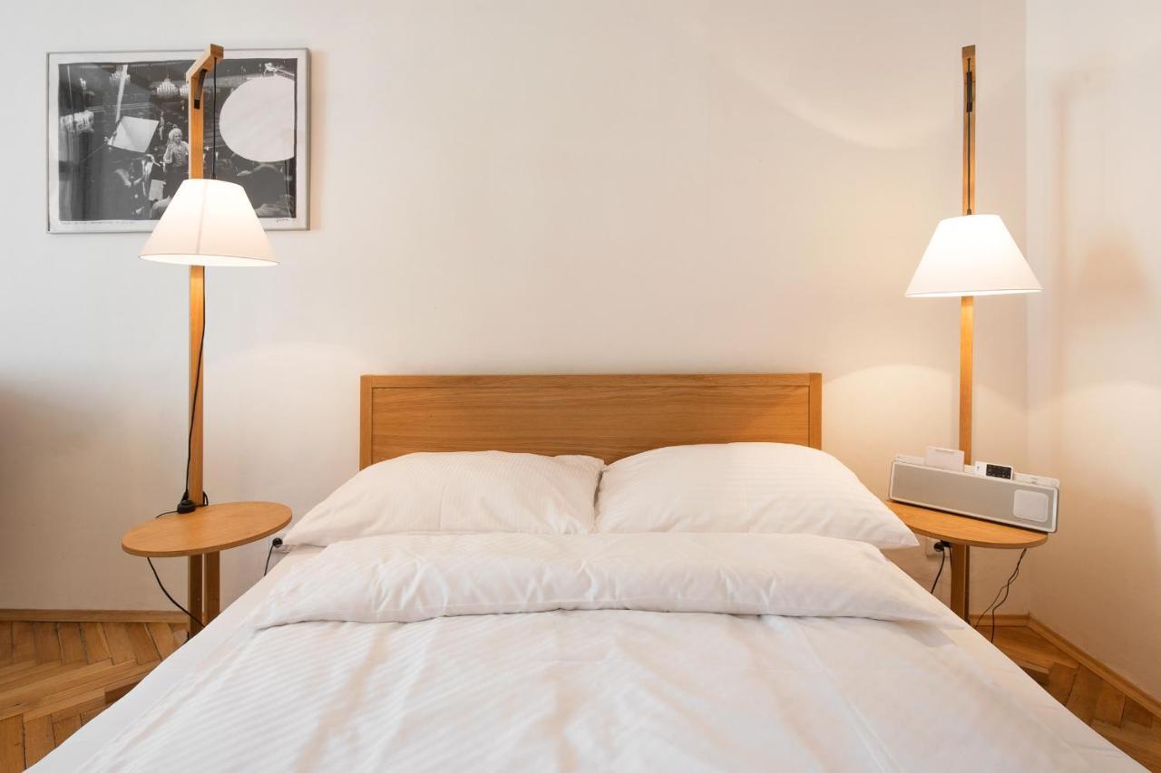 The Place In - Old Town Apartment *