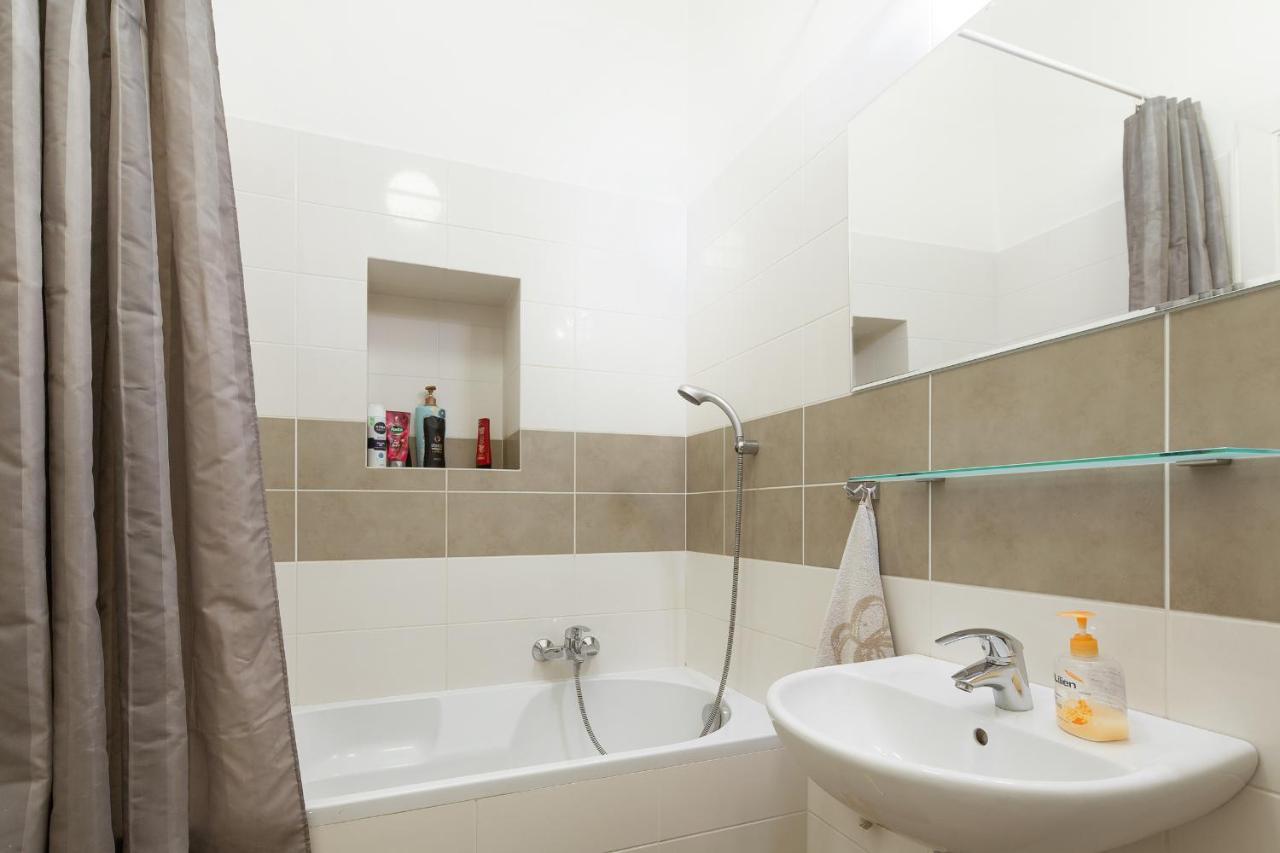 The Place In - Old Town Apartment