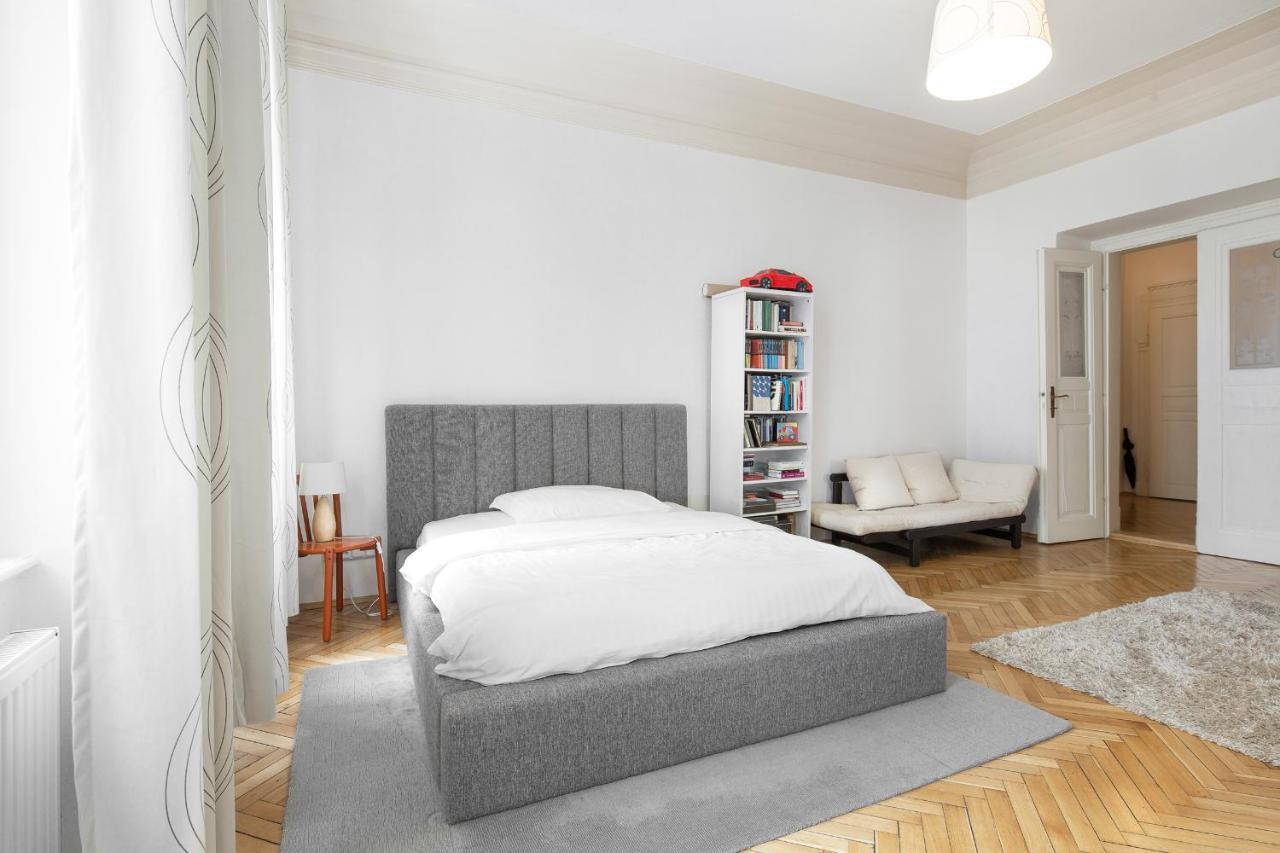 The Place In - Old Town Apartment Prag