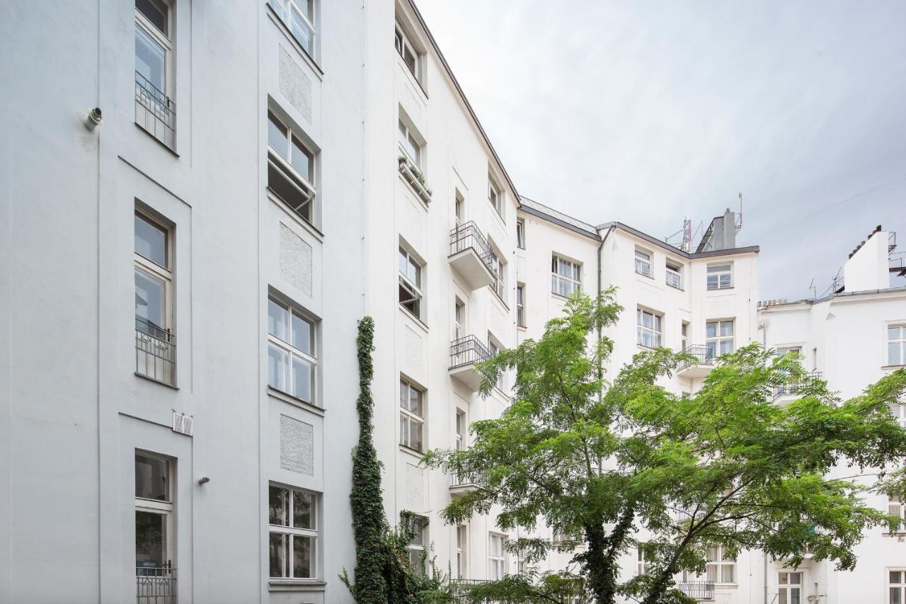 The Place In - Old Town Apartment *